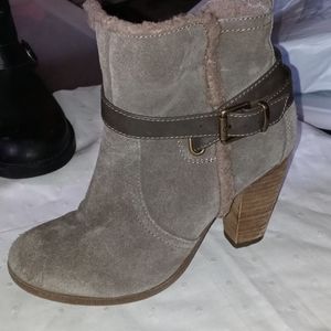 White Mountain ankle bootie